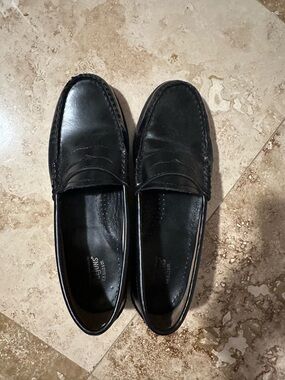 GH Bass Weejuns Black Leather Penny Loafers Size 37